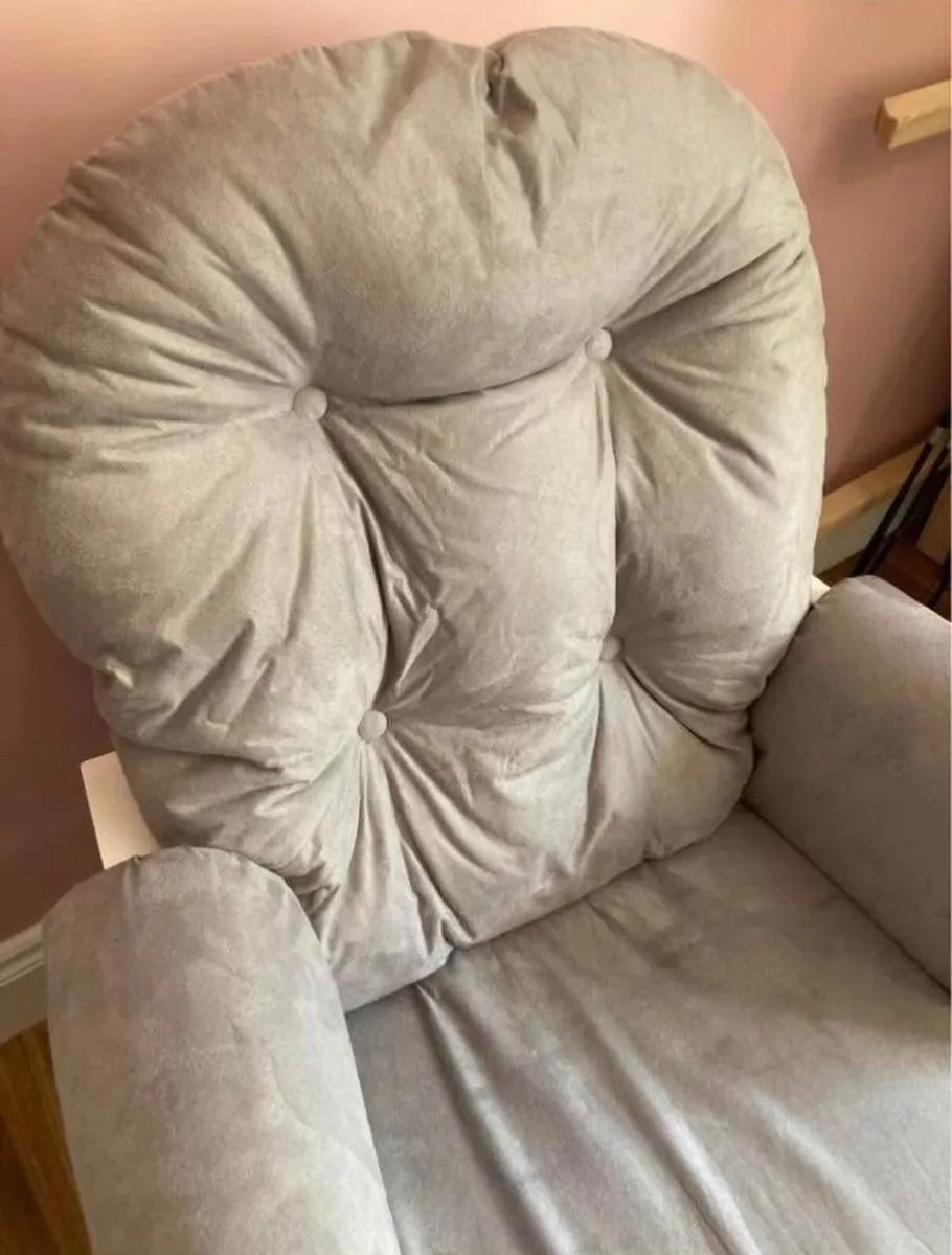 Rocking nursery chair - Image 3