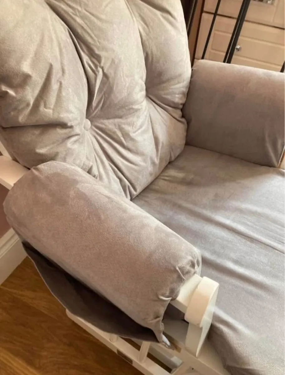 Rocking nursery chair - Image 4