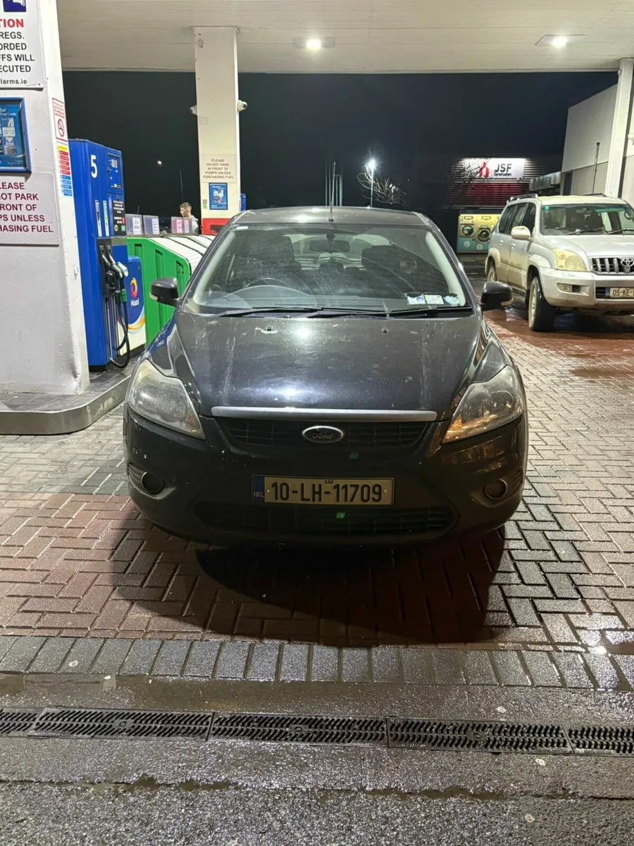 Ford Focus 2010 - Image 1