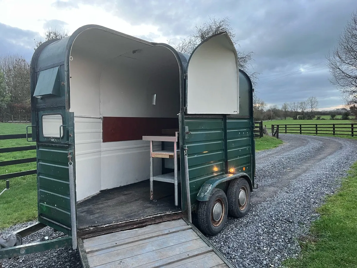 Mobile Catering Trailer Rice Horsebox - Image 1