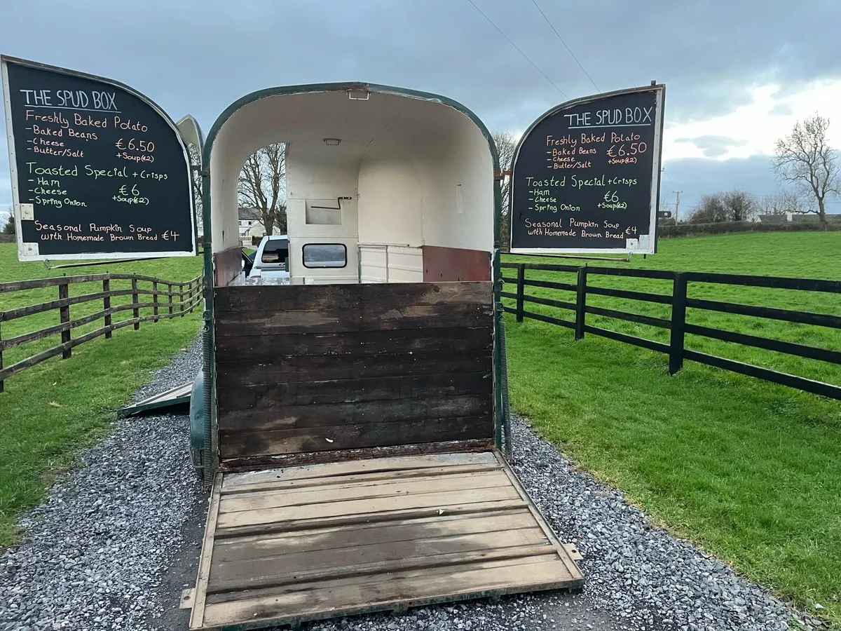 Mobile Catering Trailer Rice Horsebox - Image 4