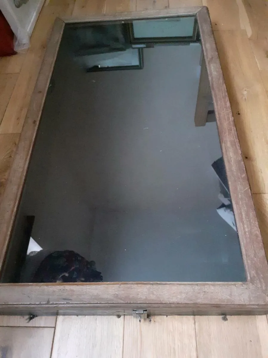 Vintage glas and wood display unit - Image 1