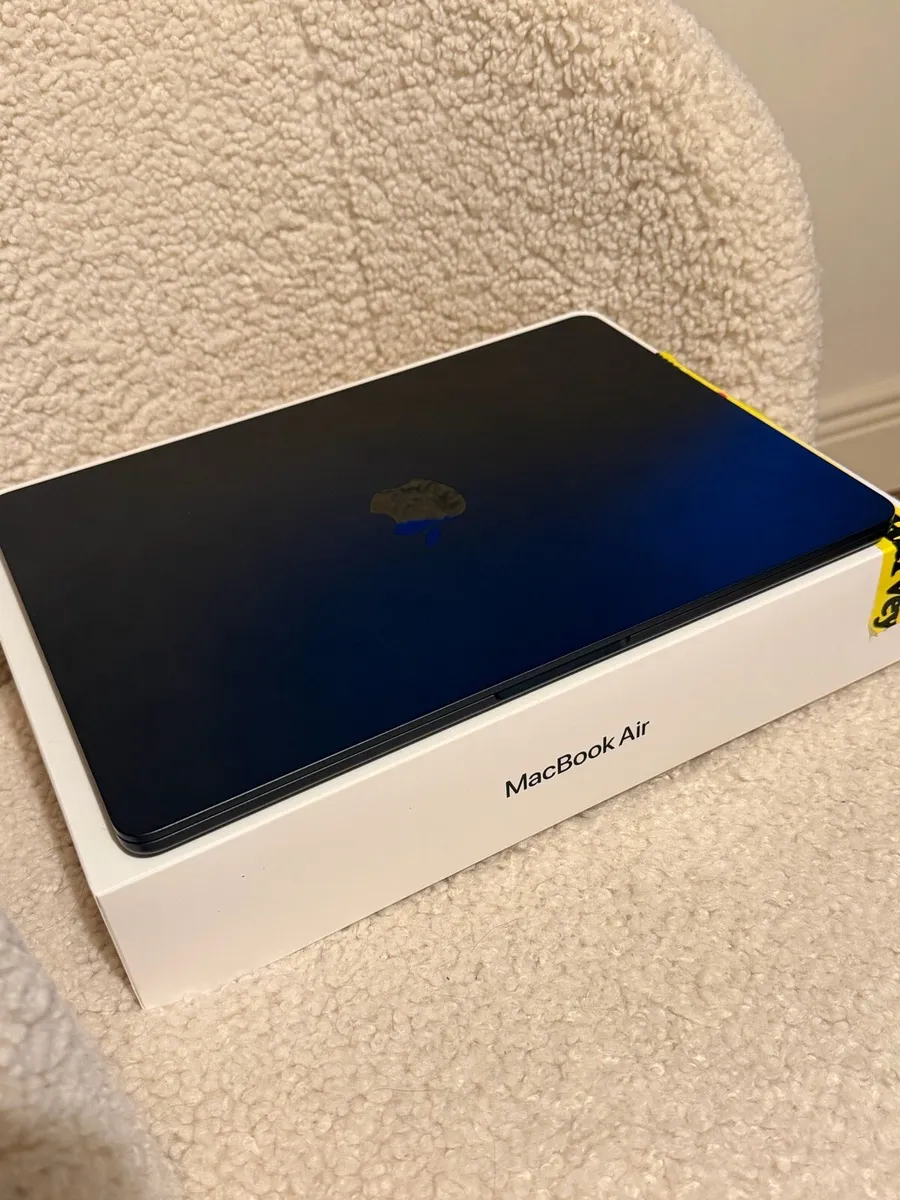 MacBook Air m4 256gb - Image 2