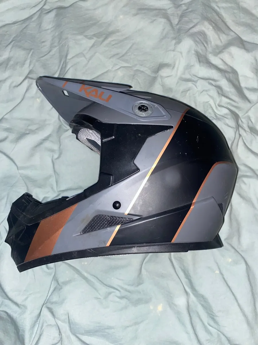 Mountain Bike Helmet - Image 2