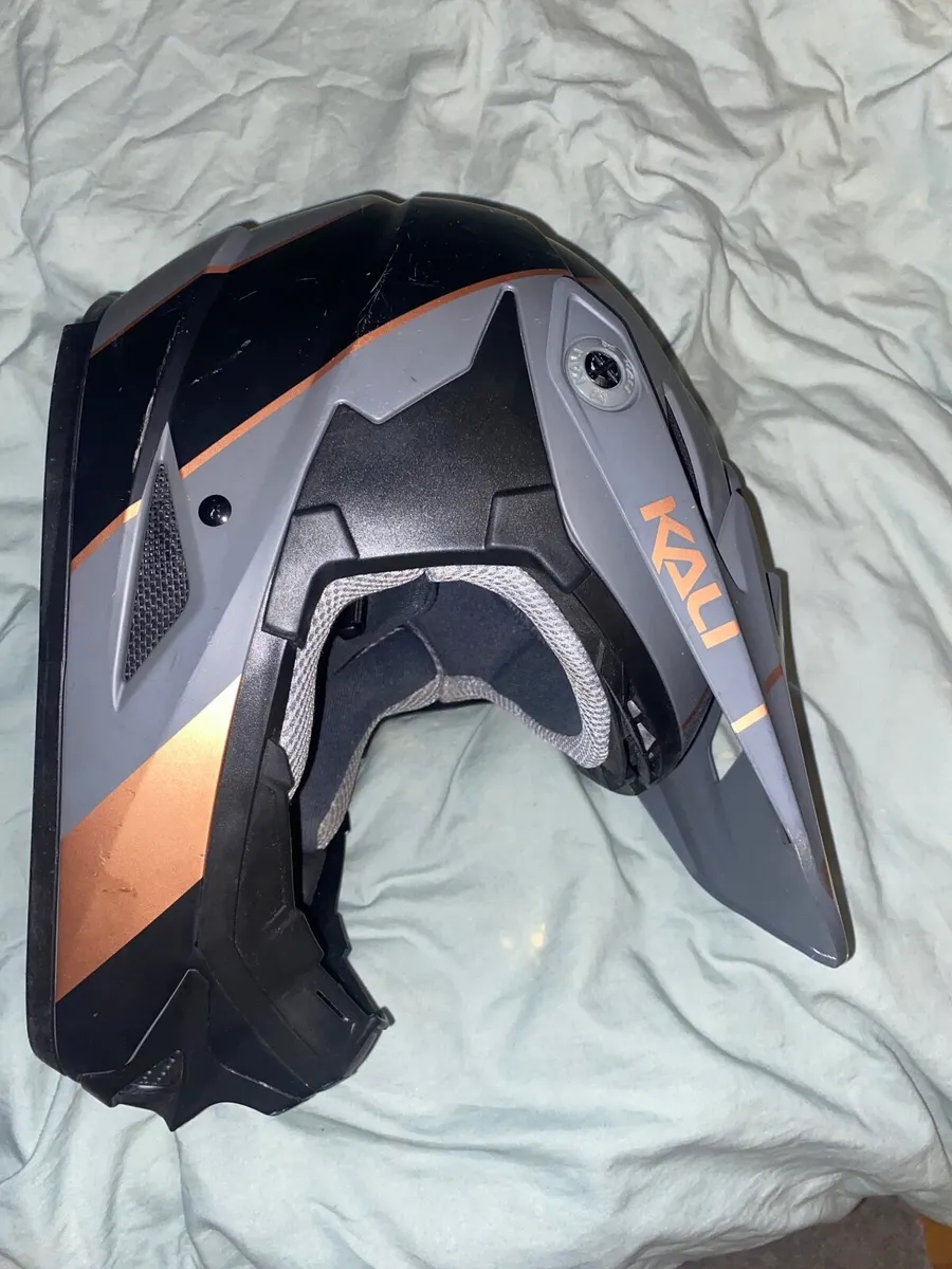 Mountain Bike Helmet - Image 4