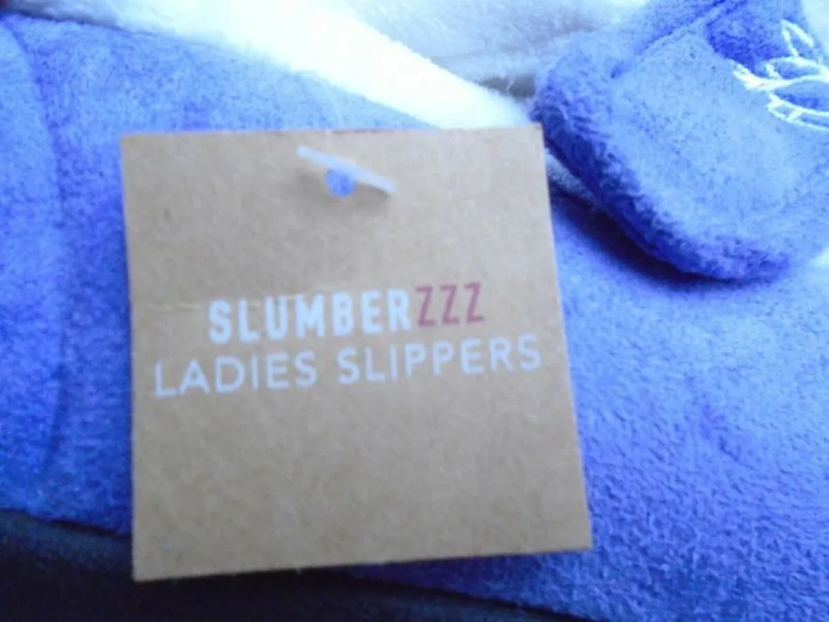 Ladies slippers, Size 4 . New - Image 3