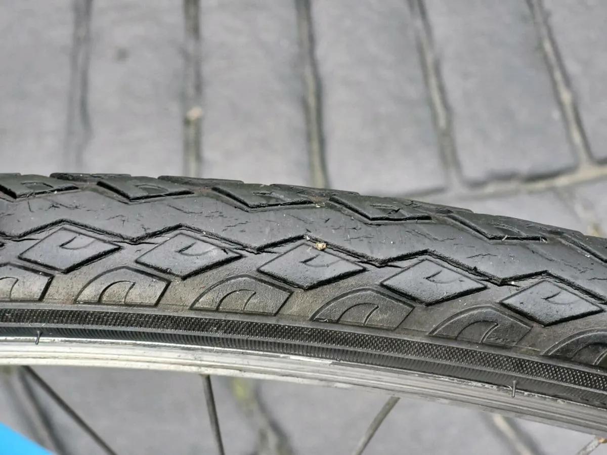 LADIES BIKE USE IN WORKING ORDER - Image 2