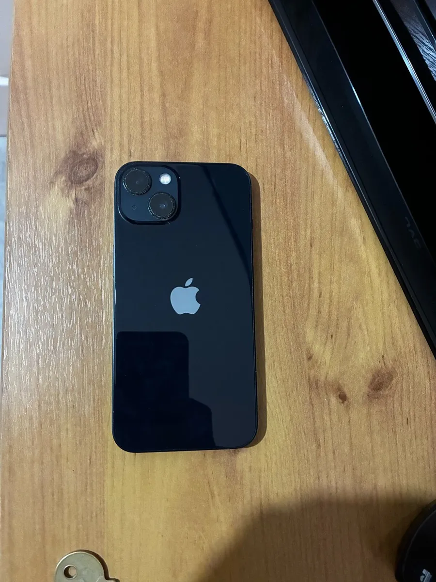 iPhone 13 - Image 2
