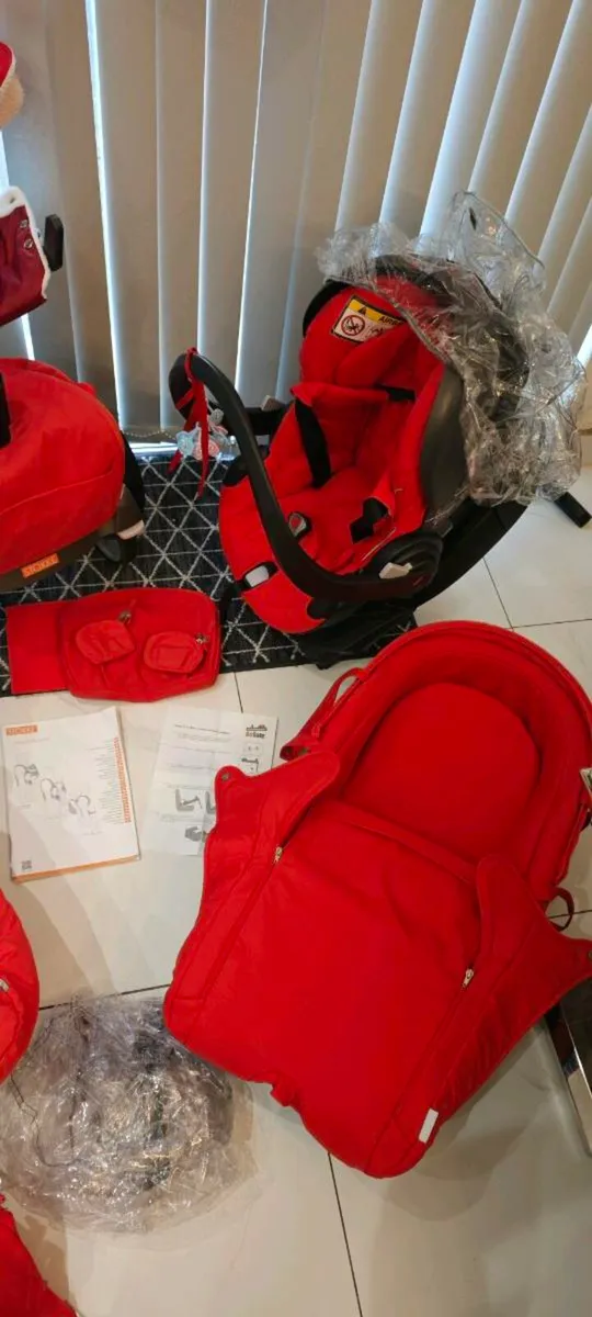 Stokke 3 in 1 Travel System - Image 2