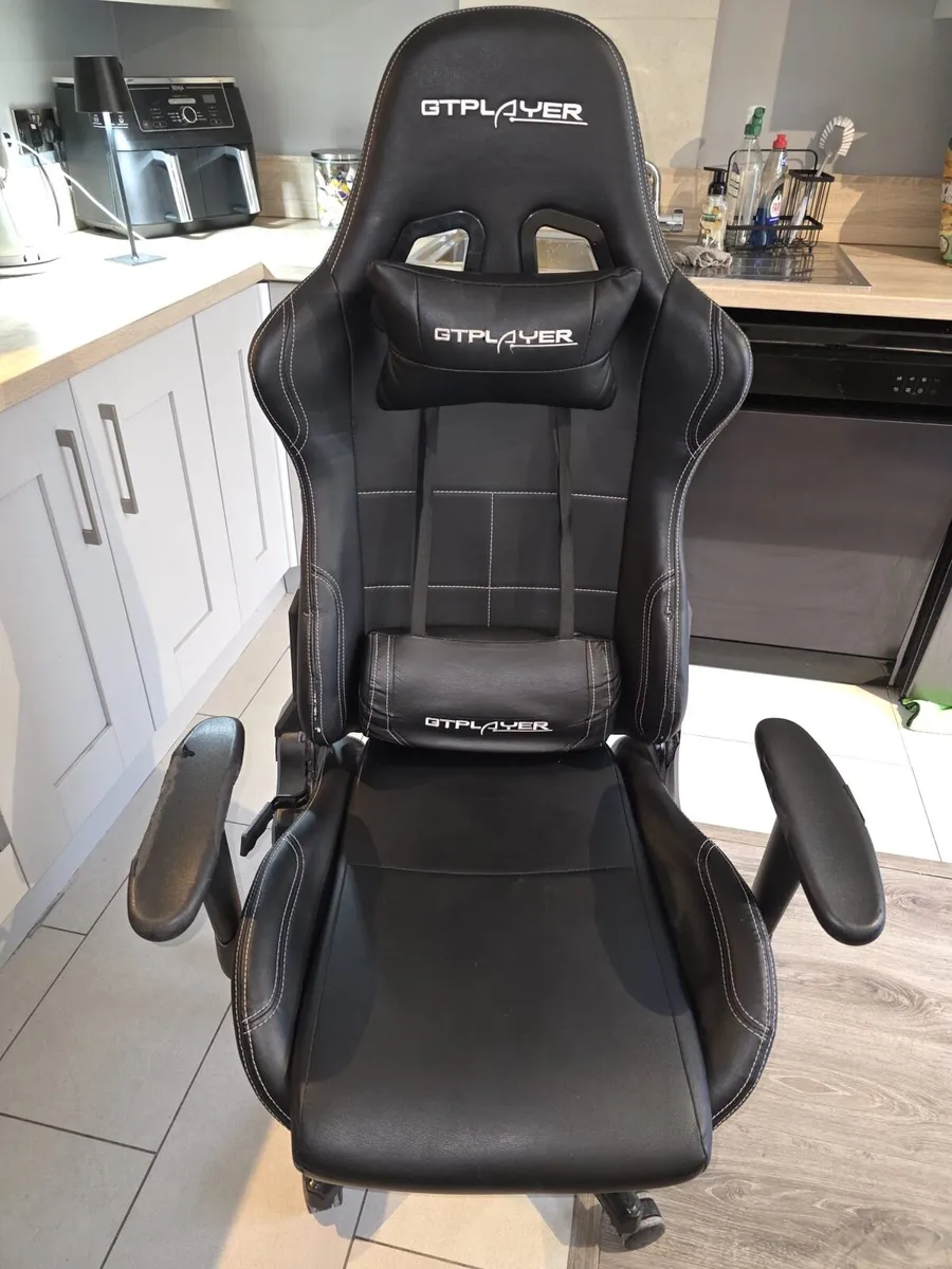 Gaming chair - Image 1