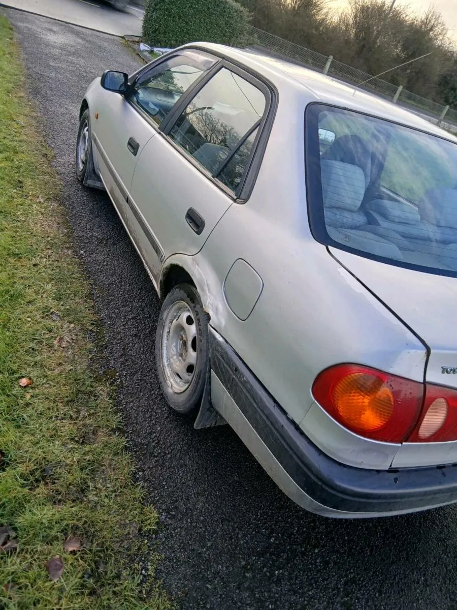 98 toyota  corolla - Image 3