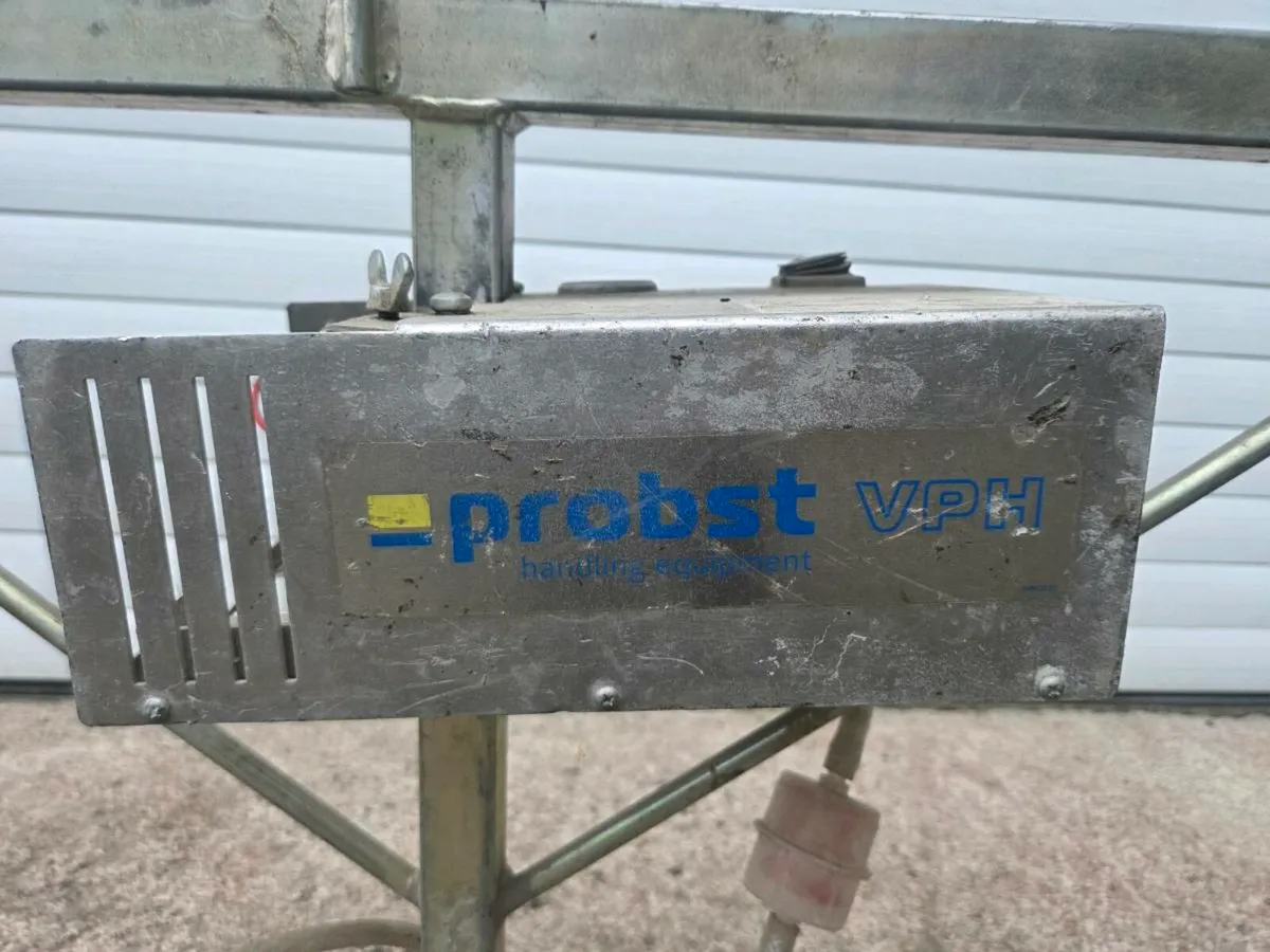 Probst powered slab lifter - Image 2
