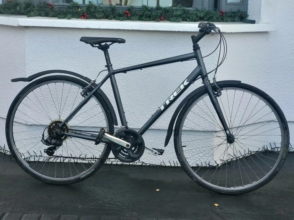 GENTS TREK BIKE. 2ND HAND USED - Image 2