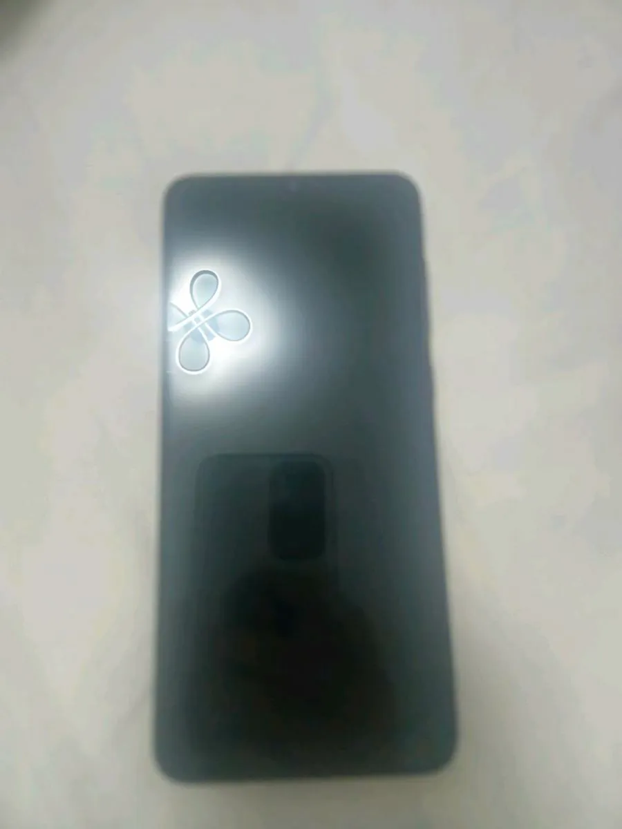 Samsung Galaxy A70 - Image 1