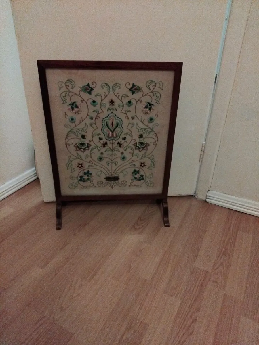 Vintage fire screen - Image 1