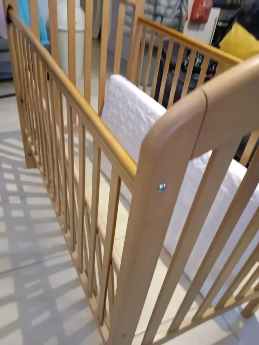 MAMAS & PAPAS BABYS DROP SIDE COT + MATTRESS - Image 1