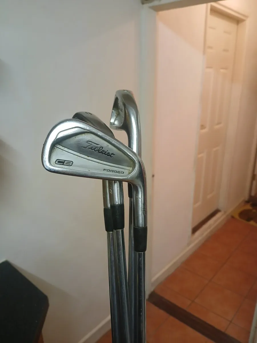 Titleist 716 cb irons - Image 1