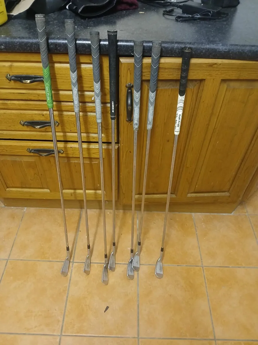 Titleist 716 cb irons - Image 4