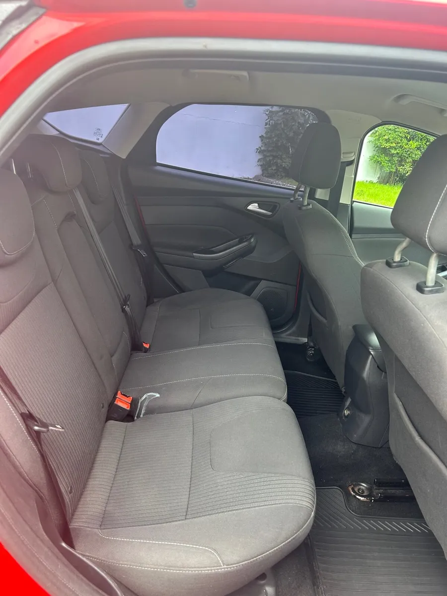 Ford Focus 2014 - Image 2