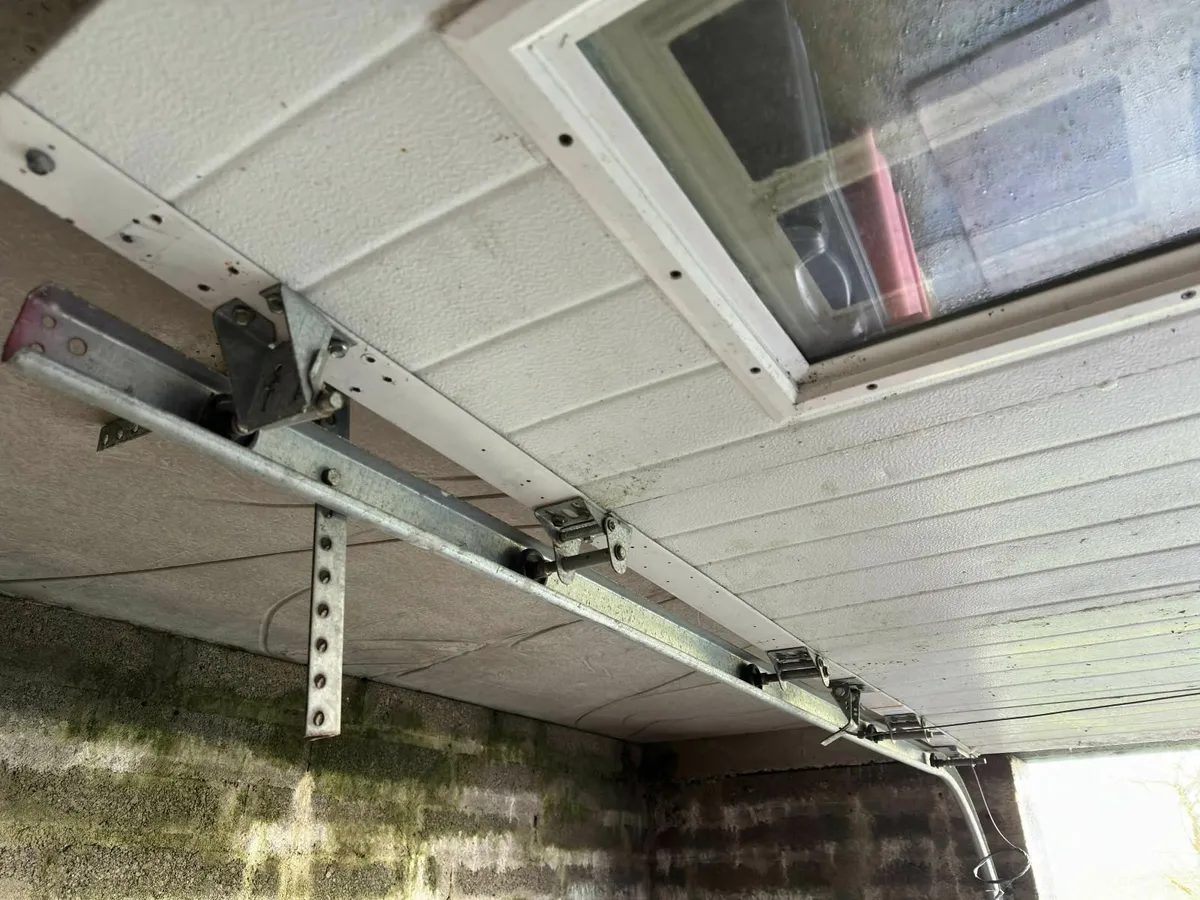 Garage Rise Door - Image 1