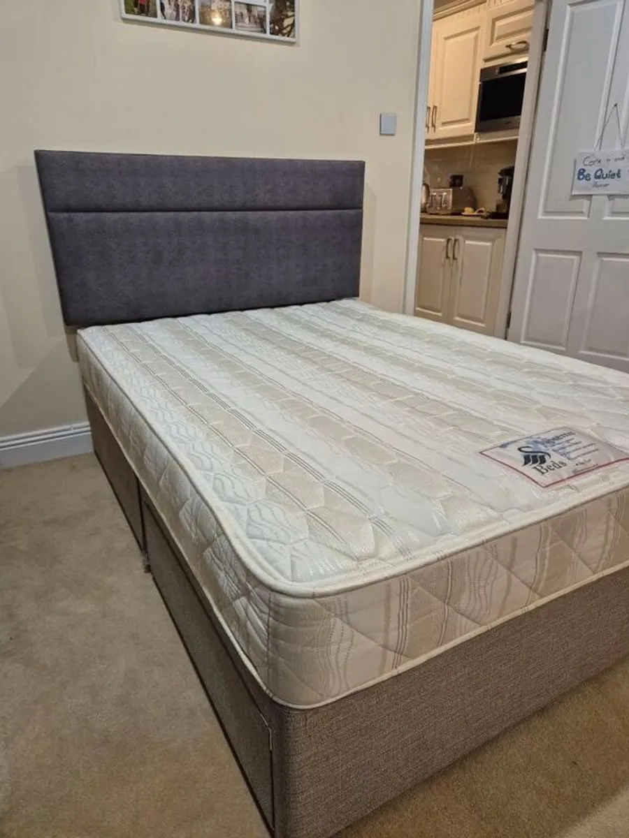 Double bed with mattress - Image 2