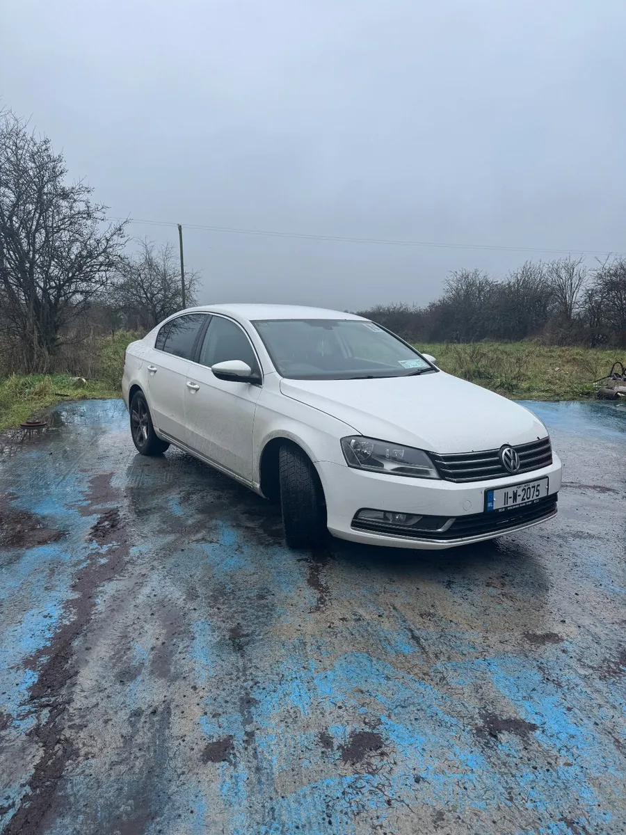 Volkswagen Passat 2011 - Image 3