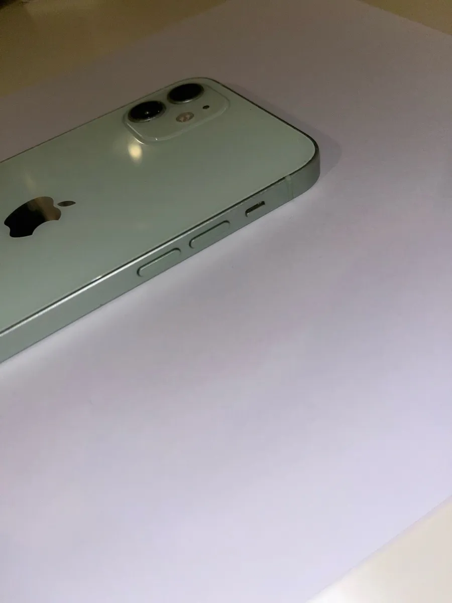 iPhone 12 Green - Image 4
