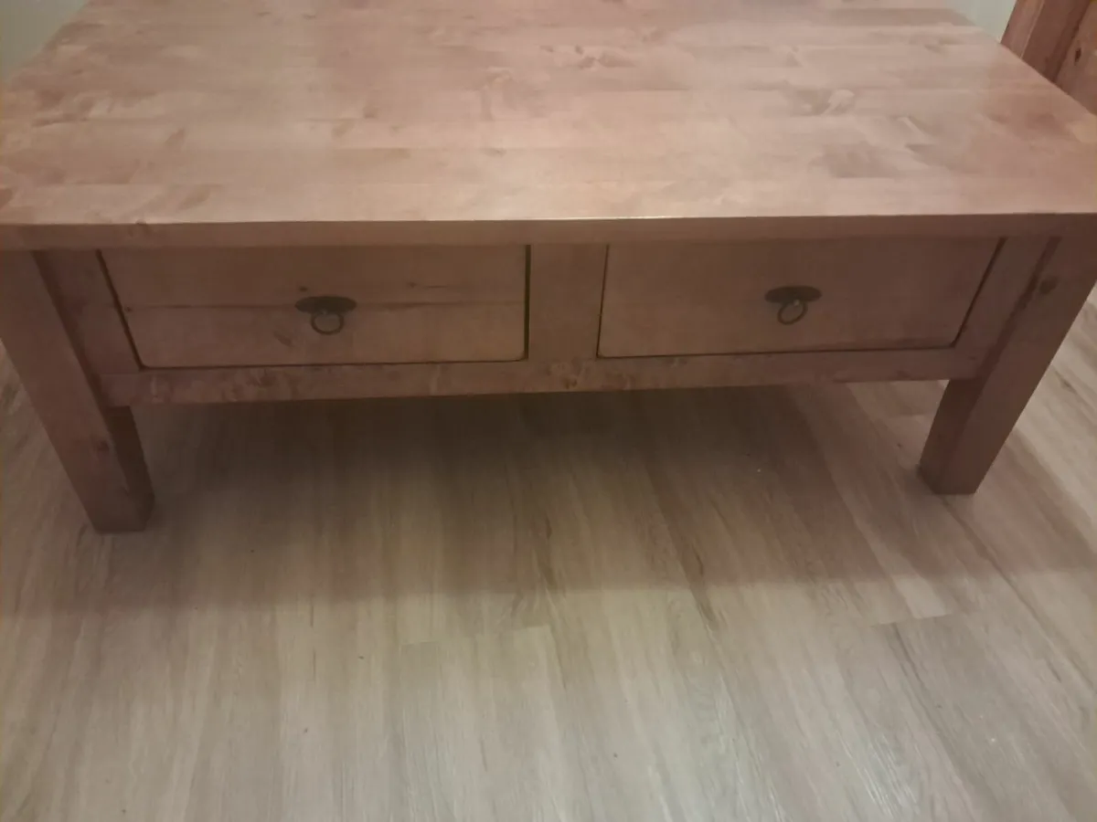 Large oak coffee table - Image 1