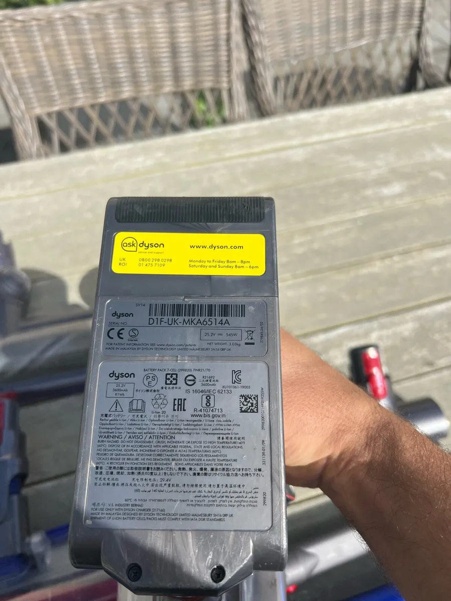 Dyson v11 absolute cordless vacuum + accessories - Image 2