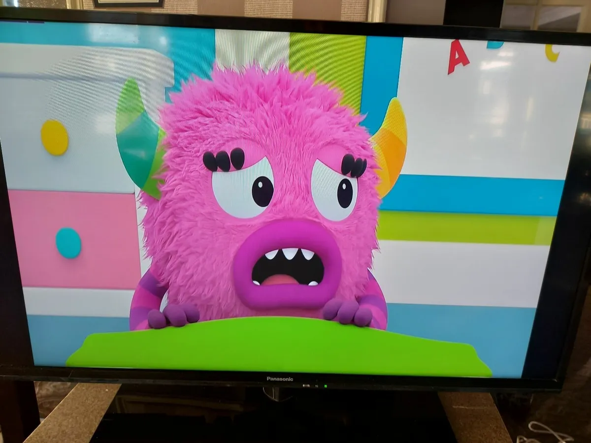 Panasonic VIERA LED TV  TX-L39B6B 39" inch - Image 1