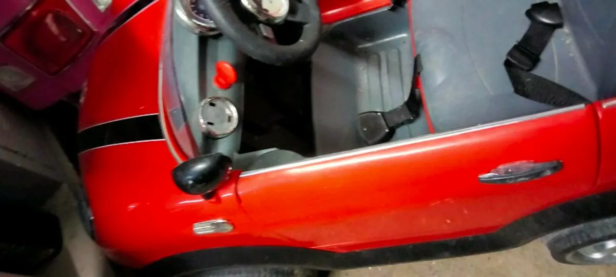 Childs car - Image 1