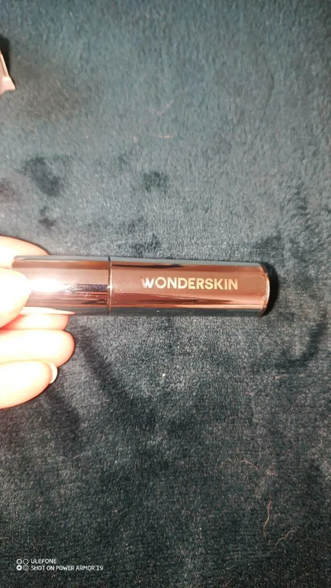 Wonderskin Lip Therapy Oil - Image 2
