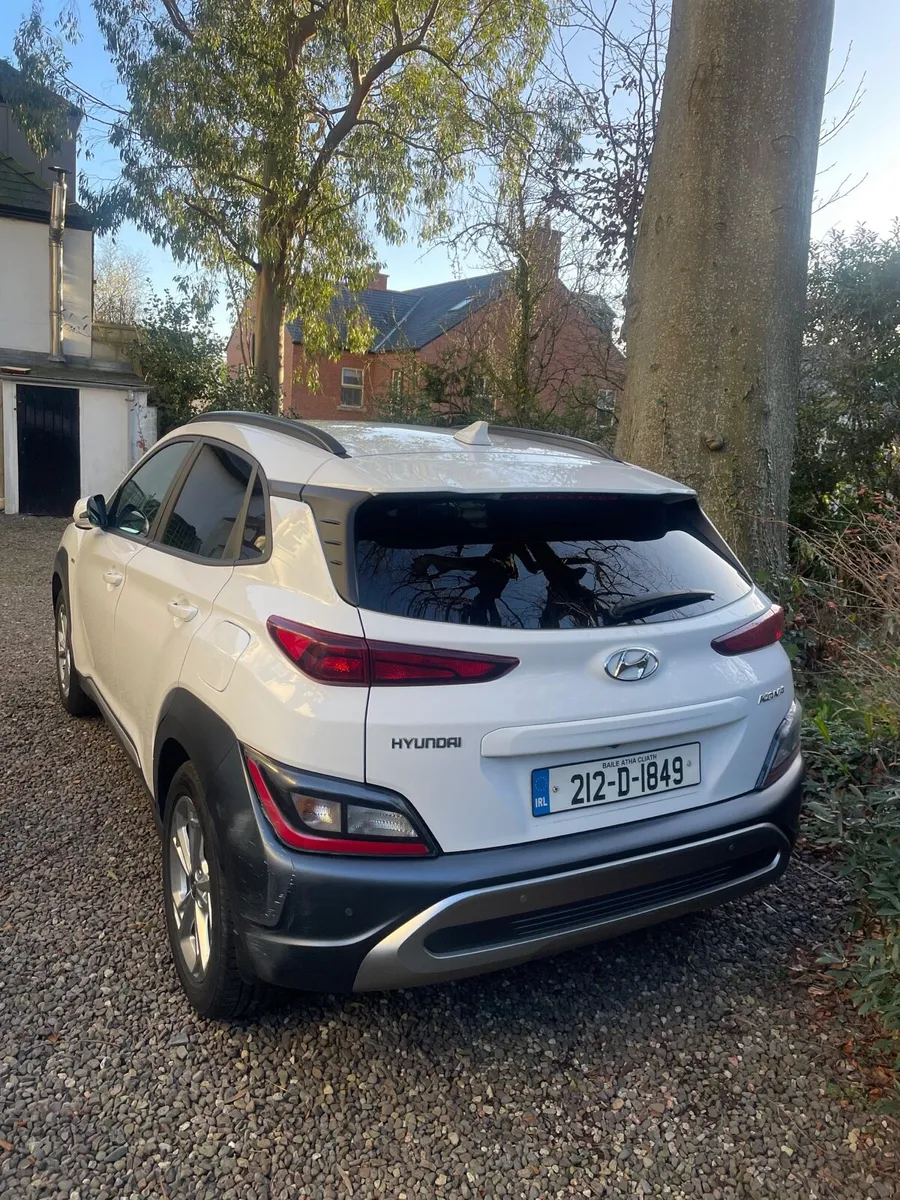 2021  Hybrid Hyundai Kona- Diesel- low mileage - Image 4