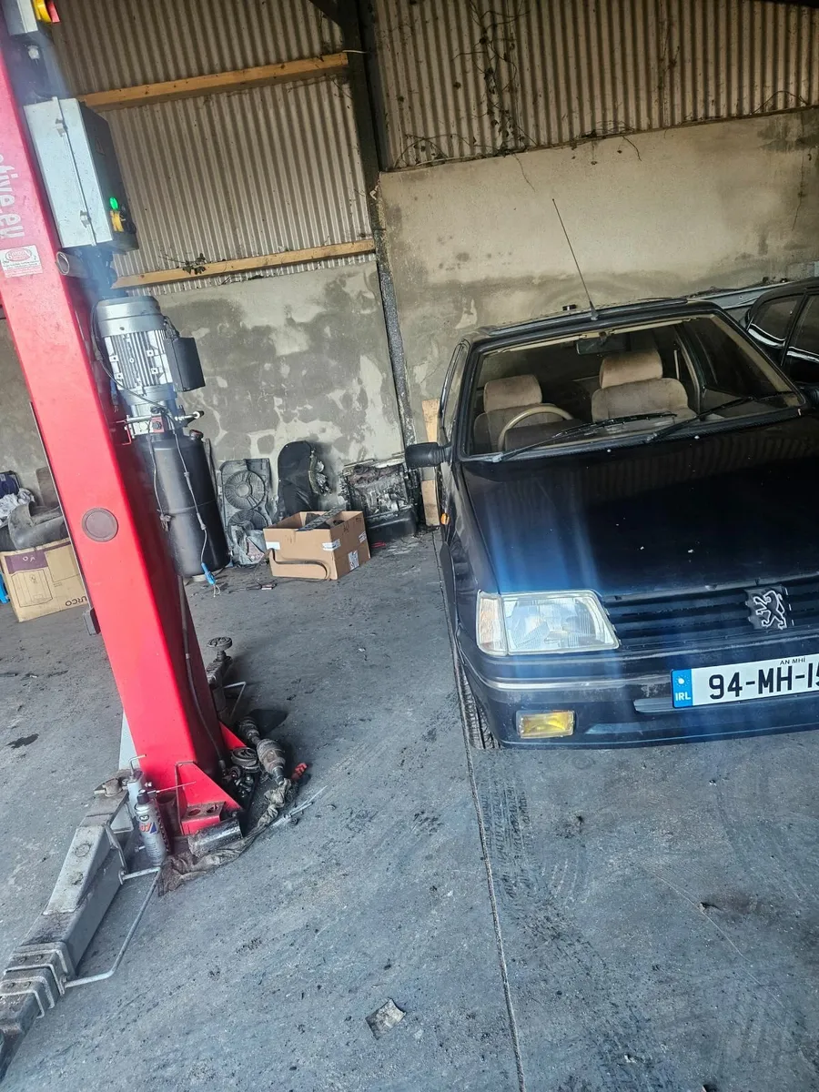 Peugeot  205 gti 1.9 1990 - Image 3