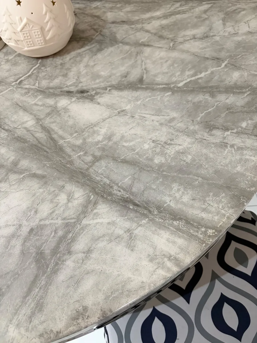 Round dining table - Image 3