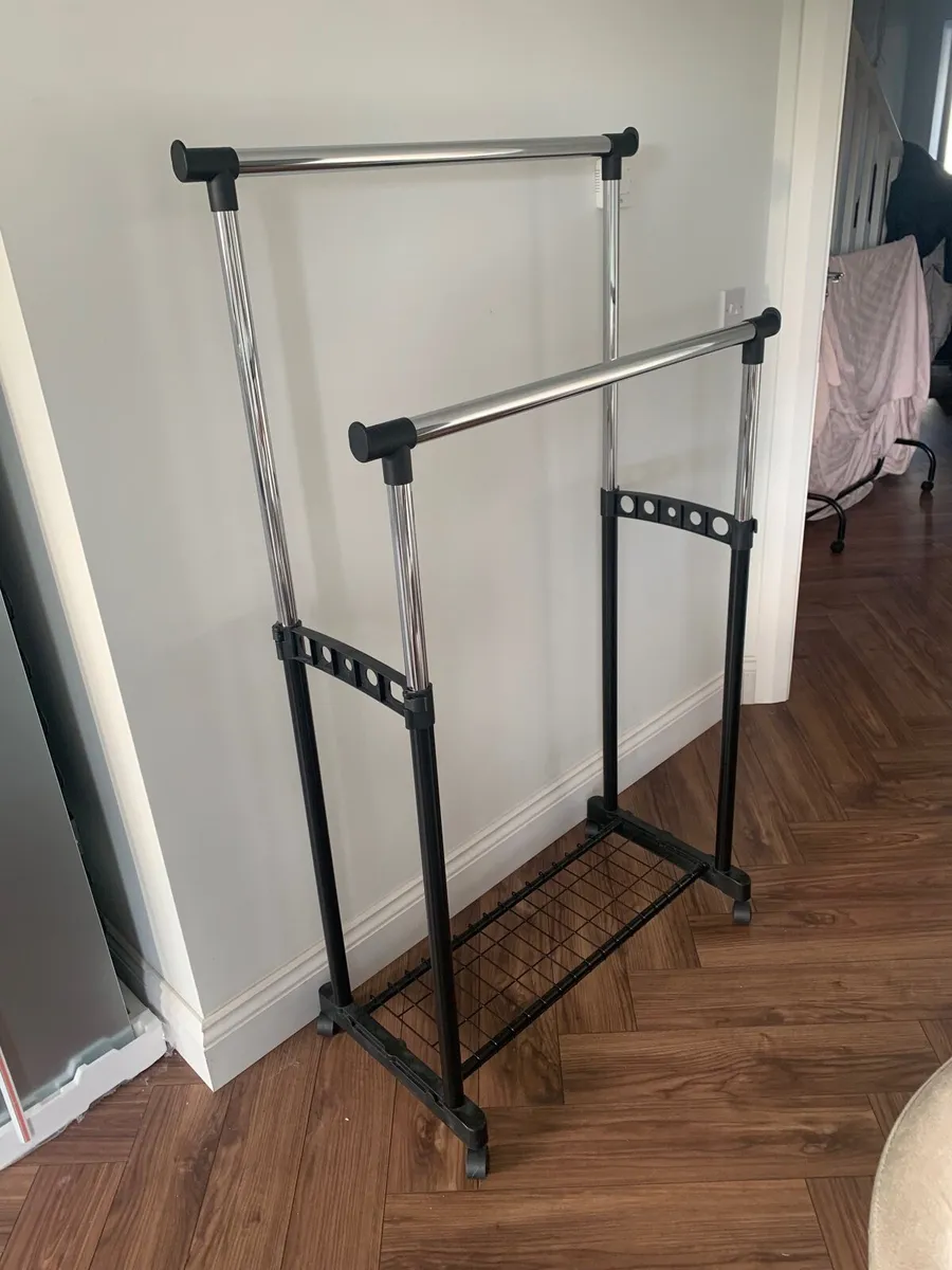 Clothes rail - Image 2