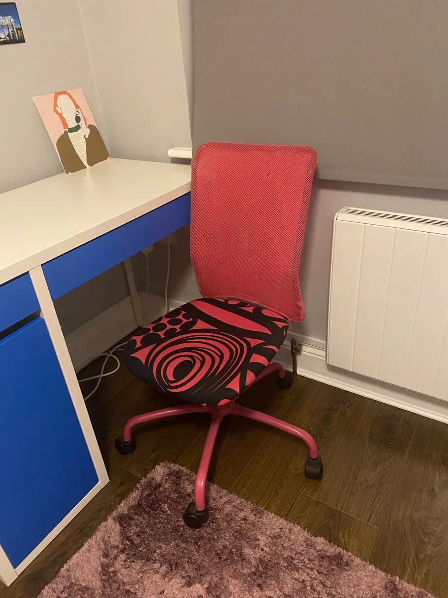 Desk chair- pink and black - Image 2