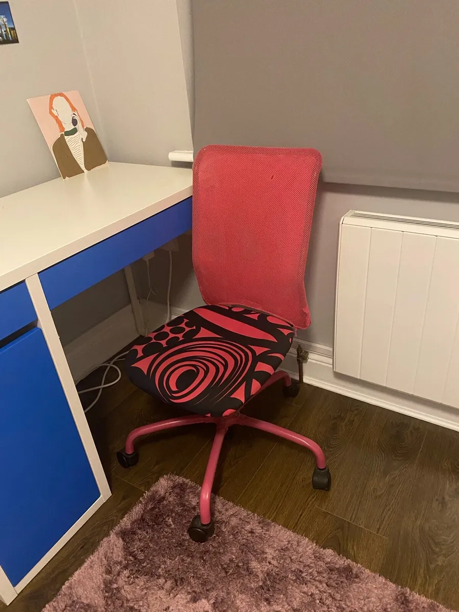 Desk chair- pink and black - Image 3