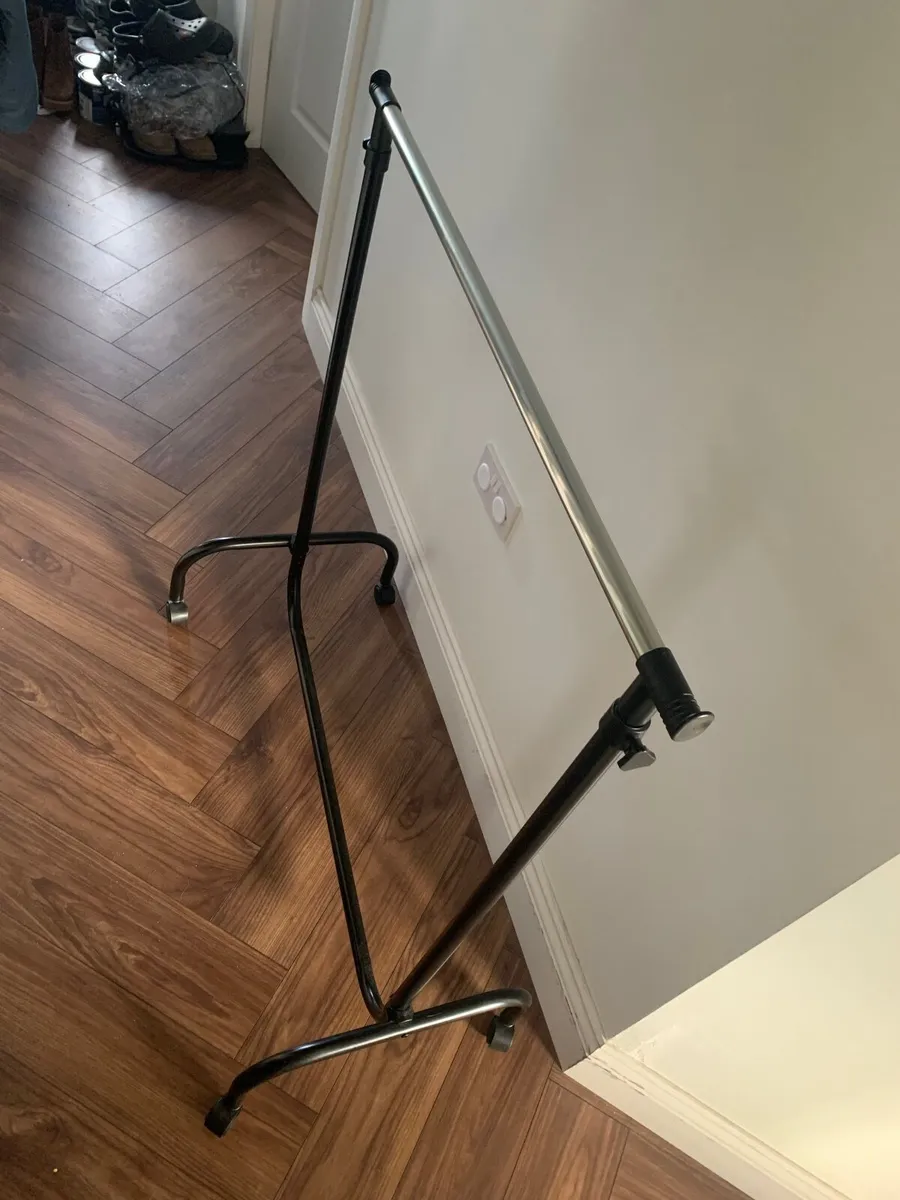 Clothes rail - Image 3