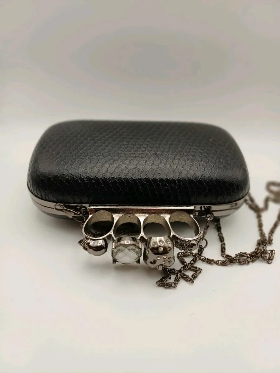 Alexander McQueen clutch bag fake - Image 4