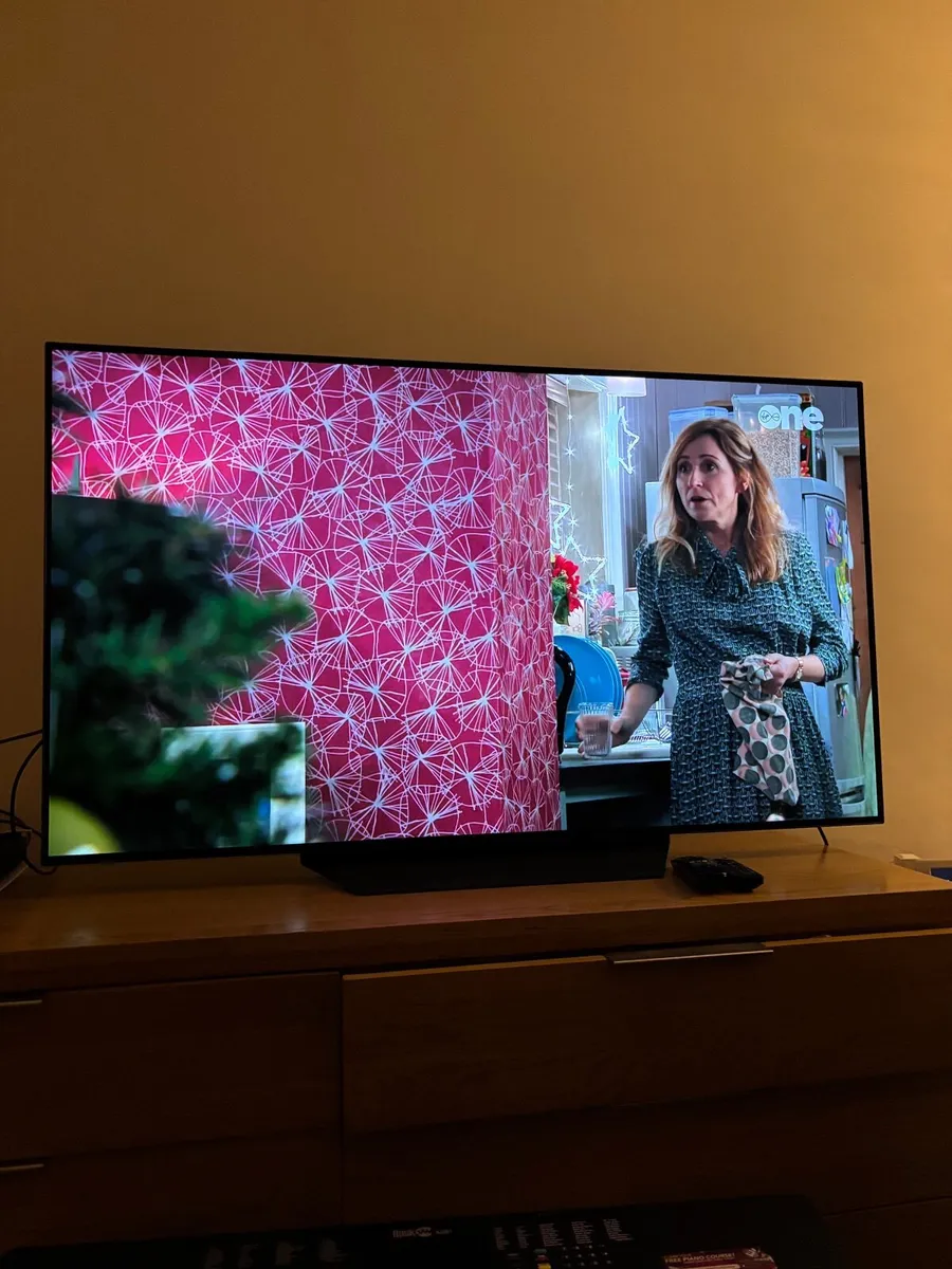 LG OLED 4K TV 55 inch - Image 2