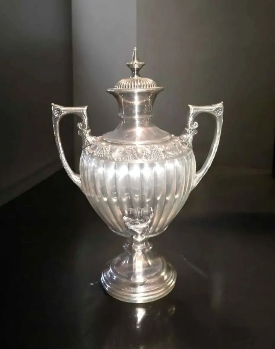 Ornate Victorian silver plated large tea urn - Image 2