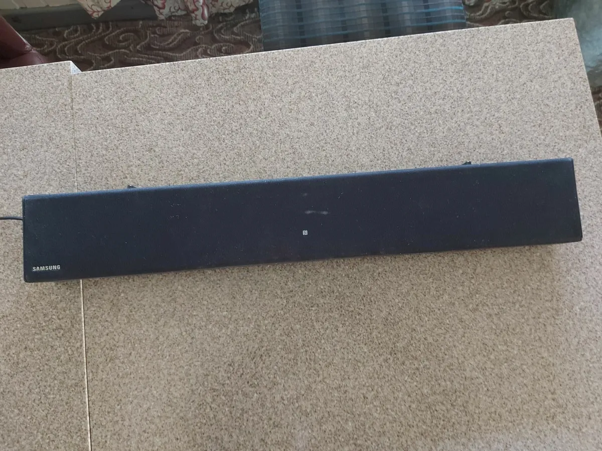 Samsung HW-T400 Bluetooth soundbar Excellent Condi - Image 1