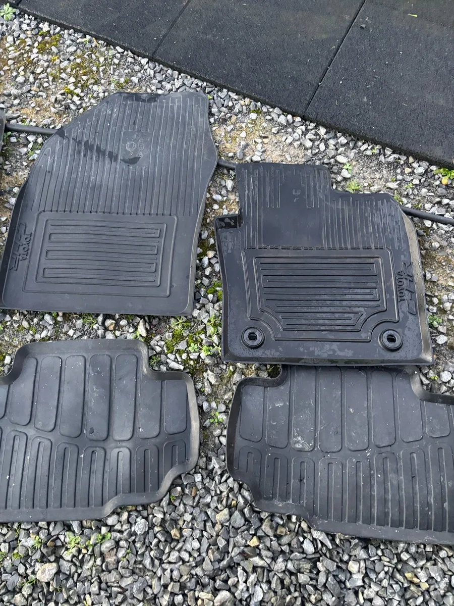 Toyota chr rubber matts - Image 1