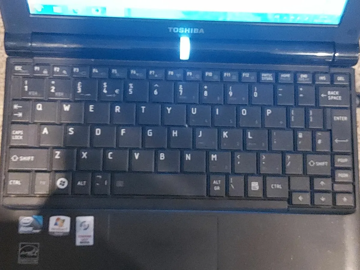 Toshiba Laptop Model NB300-108, 2GB Ram, 250GB HDD - Image 4