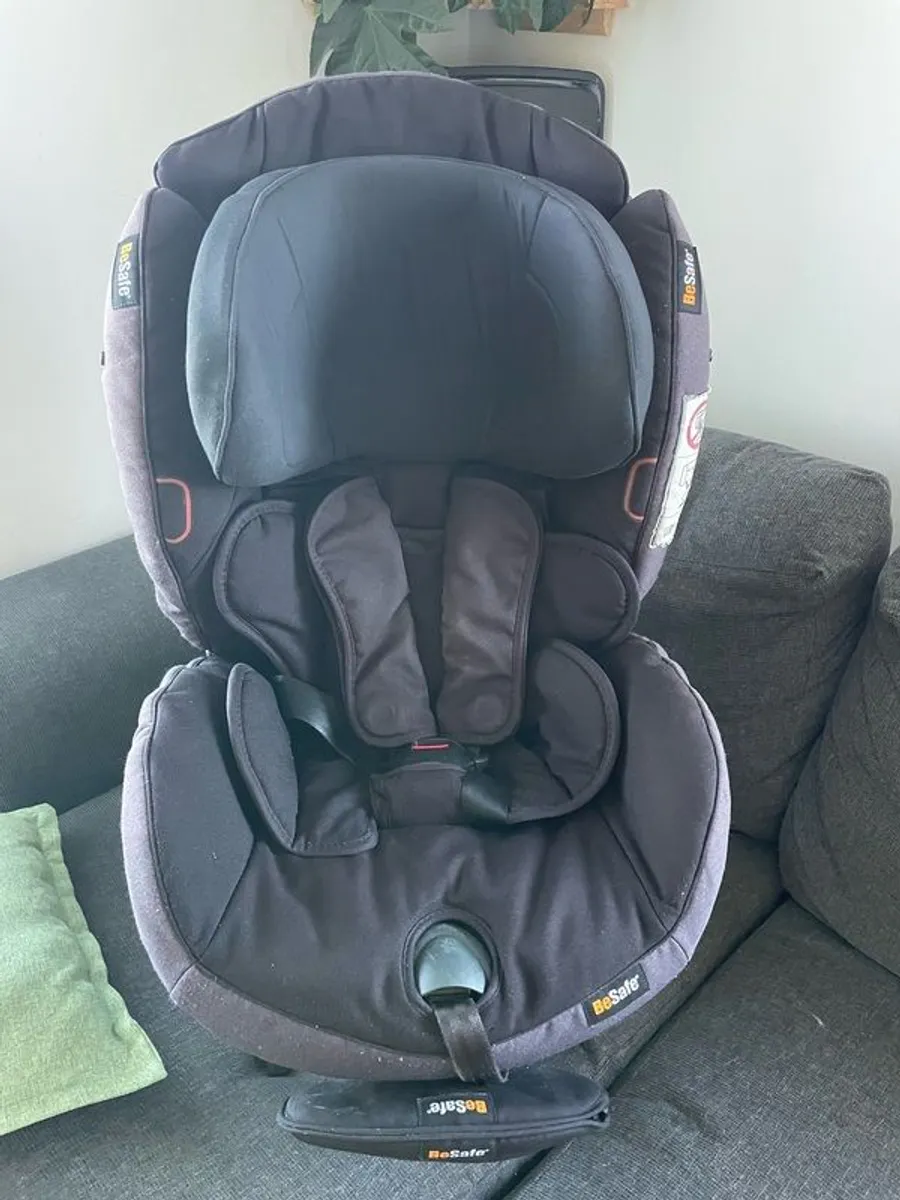 BeSafe car baby seat - Image 1