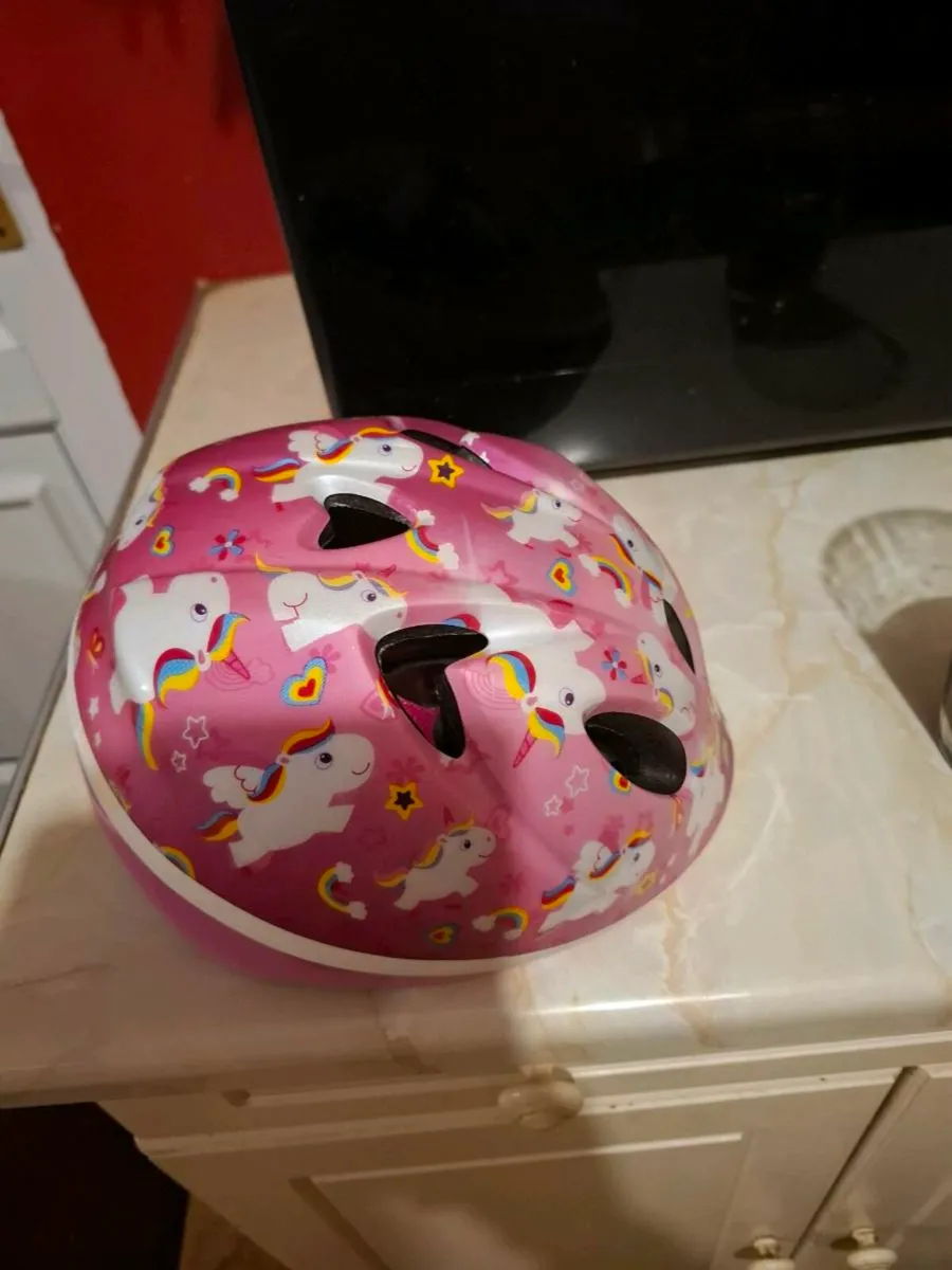 Bike helmet - Image 1