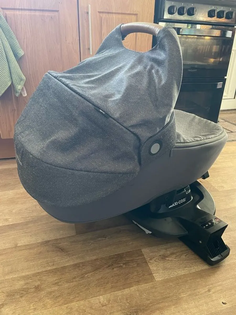 Maxi cozi jade infant carry cot - Image 2