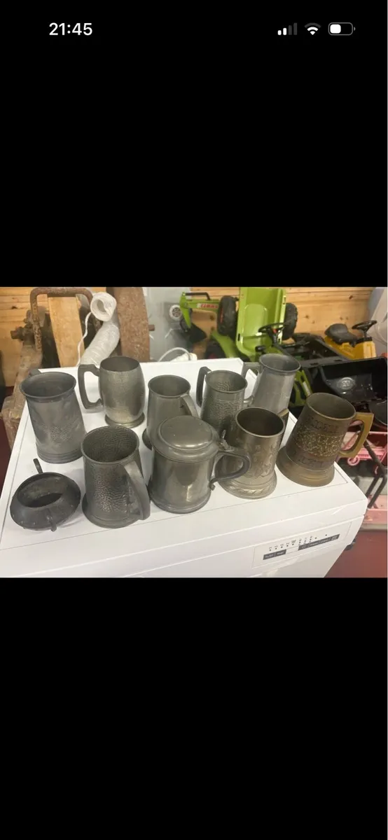 Lot of pewter and brass tankards - Image 2