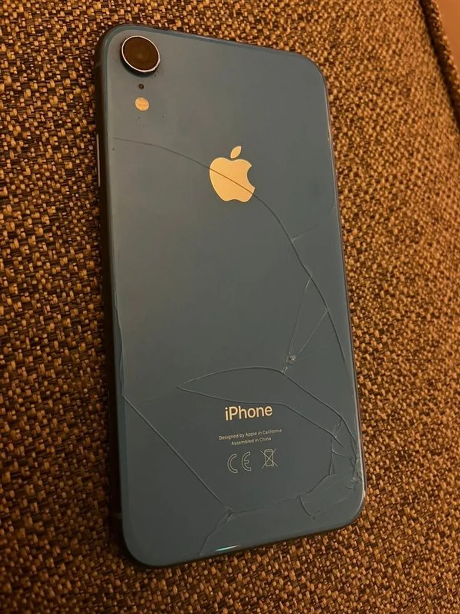 iPhone XR - Image 1